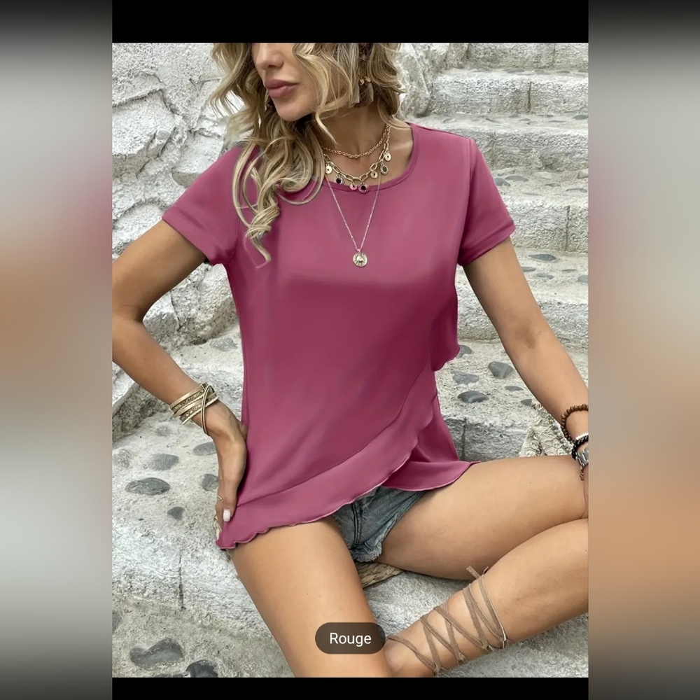Asymmetrical Ruffle-Hem T-Shirt. Rouge. L. - Picture 5 of 10